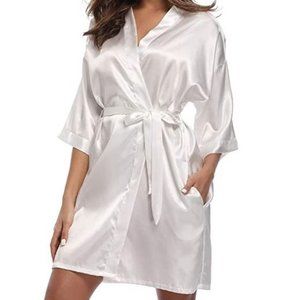 Apt 9 Bride Embroidered White Silky Shiny Satin Robe